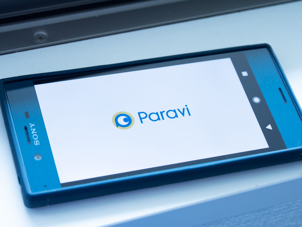 Paraviアプリでナビゲーションバーが表示される様子