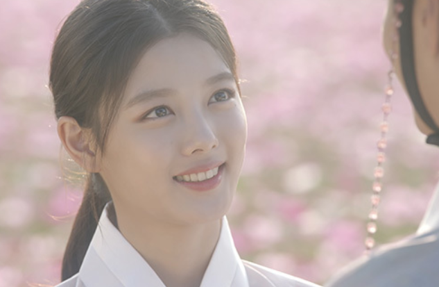 雲が描いた月明かり　花畑のラオン